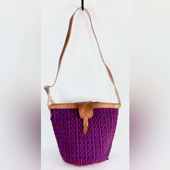 Handmade Handbags - NWOT Sisal and Wool Woven Handbag w/leather top/closure/straps